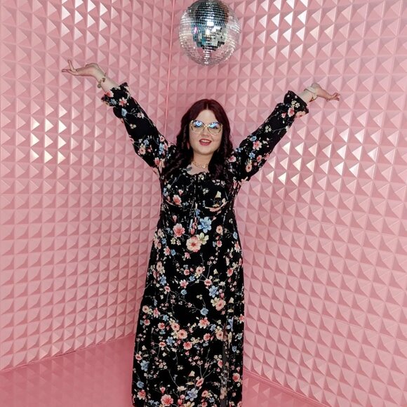 Meet your Posher, McKenna! - Picture 3 of 4